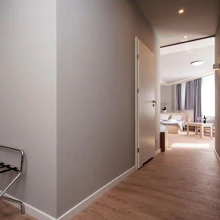 Platinia - Komfortowe Stare Aparthotel