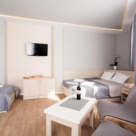 Platinia - Komfortowe Stare Aparthotel