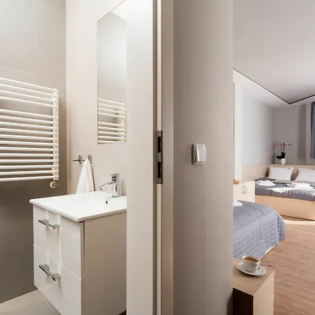Platinia - Komfortowe Stare 3* Cracovia