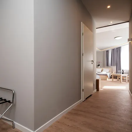 Platinia - Komfortowe Stare Aparthotel 3*